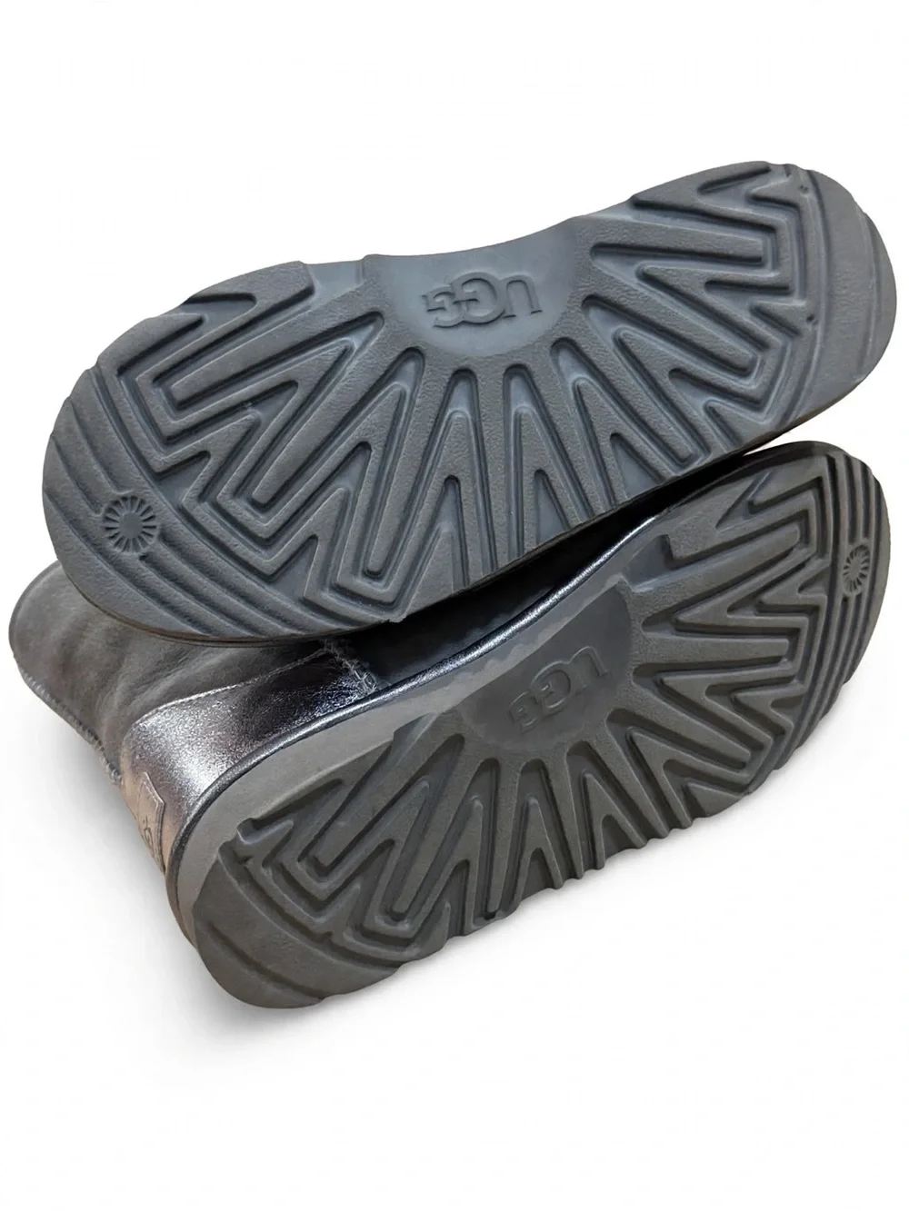 UGG Kids' Classic II Shine Boots Charcoal Size 4Y - Excellent Condition - Origin